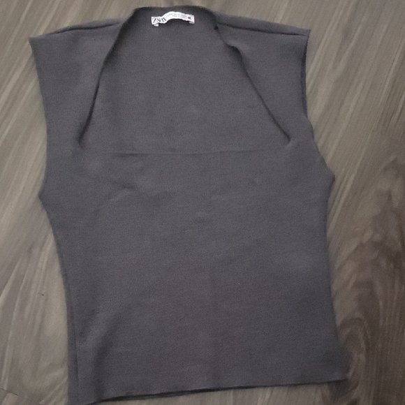 Zara Gray Fitted Crop Tank Top - Picture 4 of 5